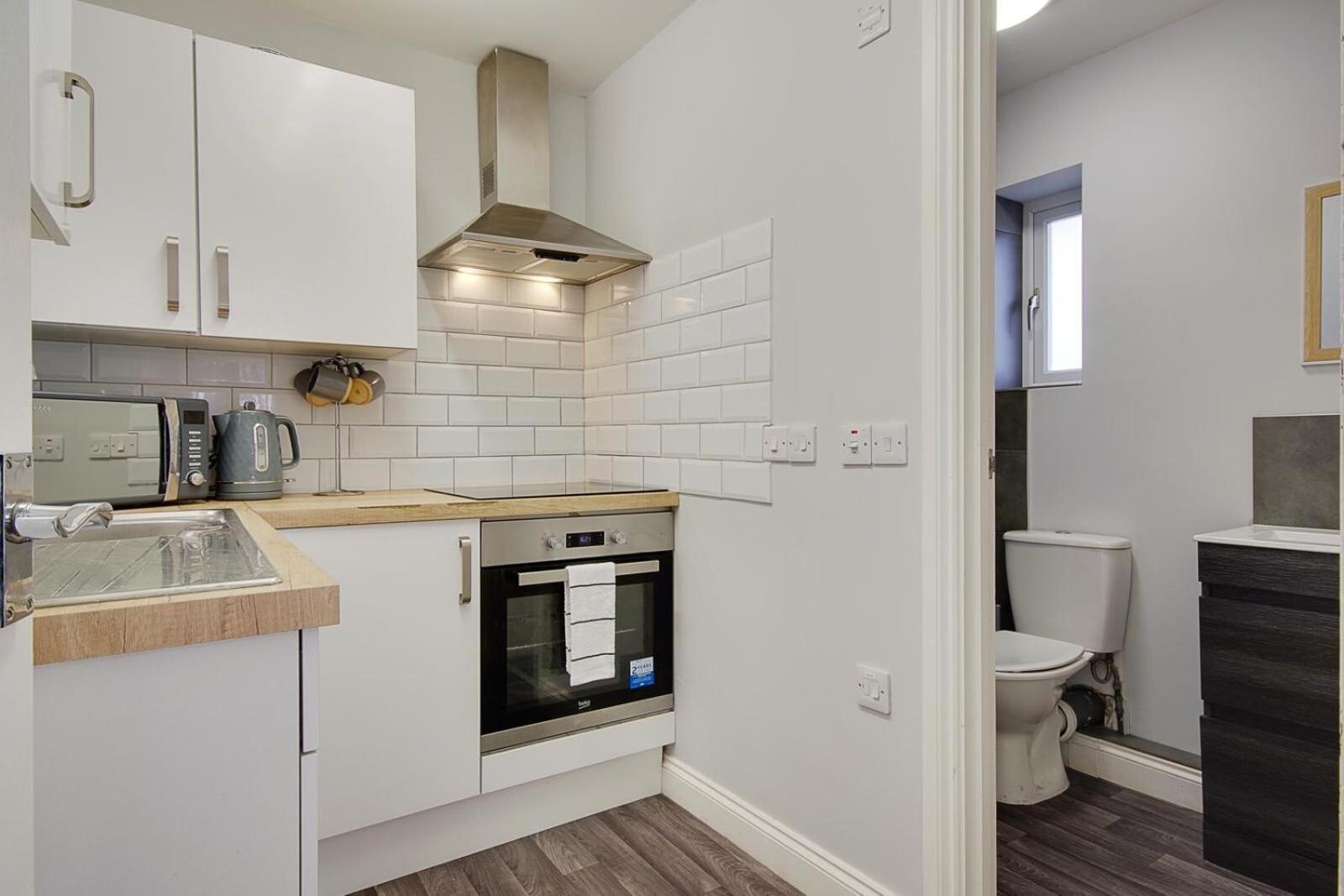 Ashley Road Apartments Poole Extérieur photo