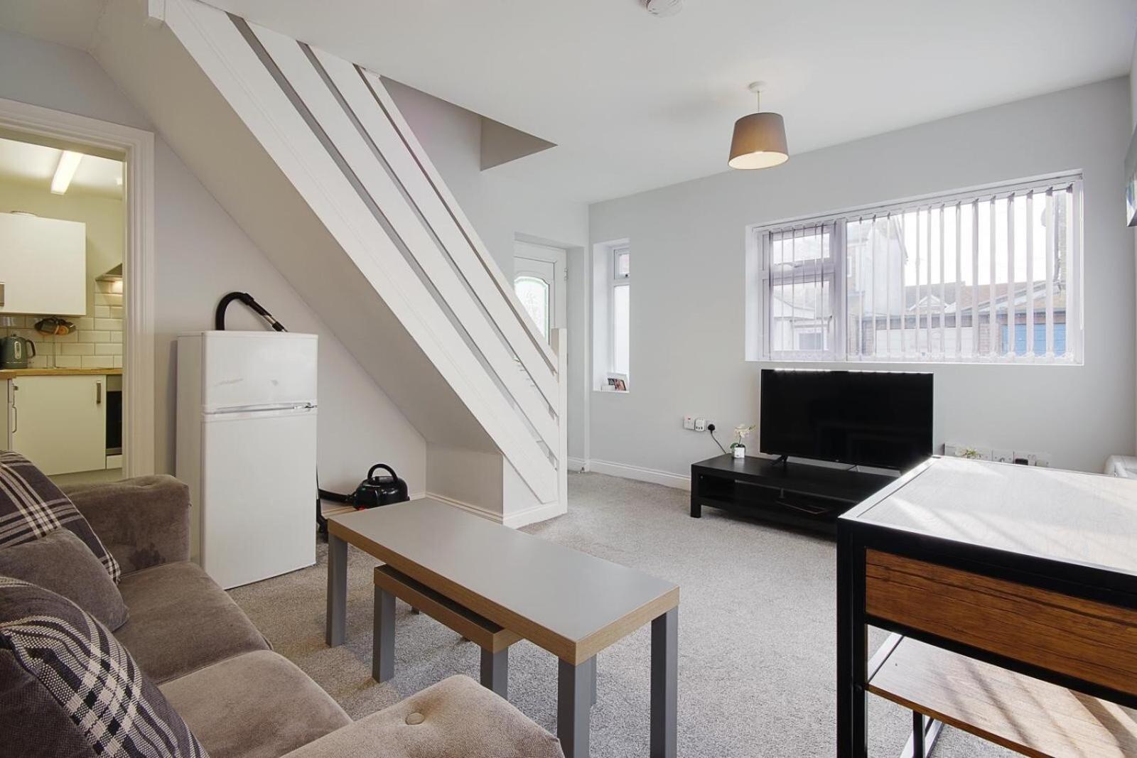 Ashley Road Apartments Poole Extérieur photo