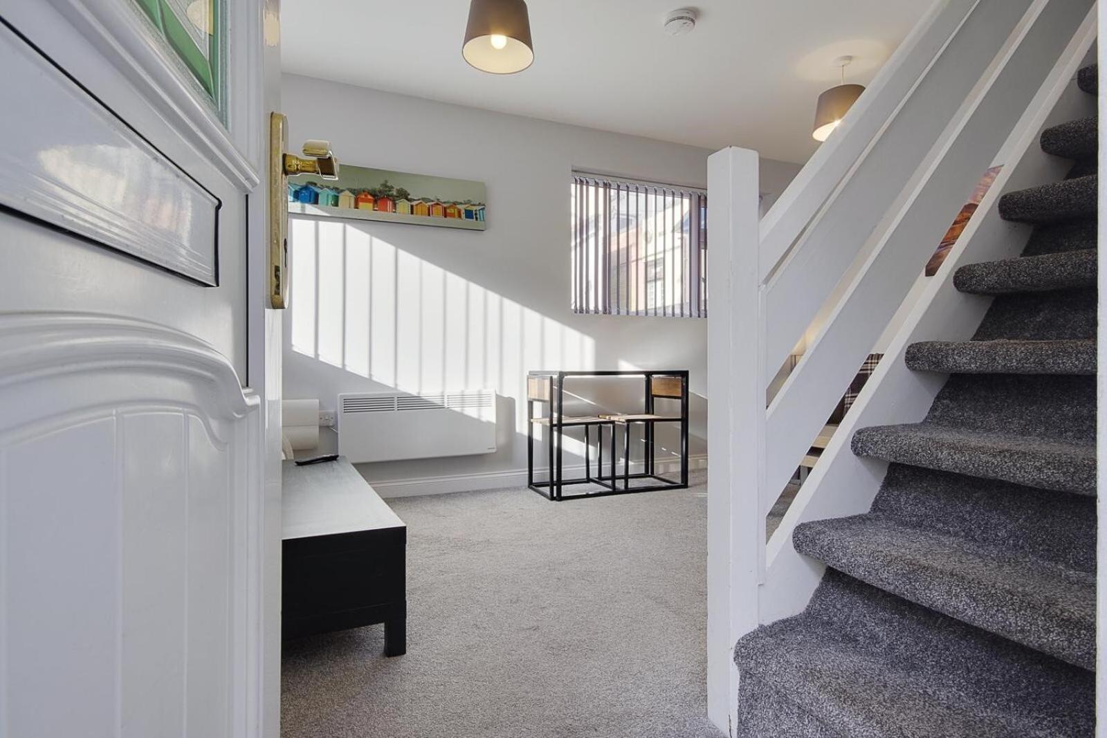 Ashley Road Apartments Poole Extérieur photo